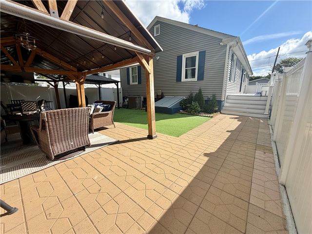 94 Gloucester Street, Providence, RI 02908