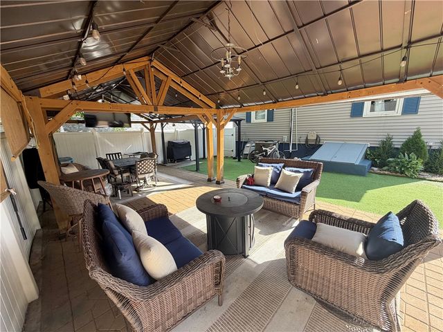 94 Gloucester Street, Providence, RI 02908