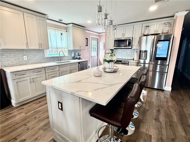 94 Gloucester Street, Providence, RI 02908