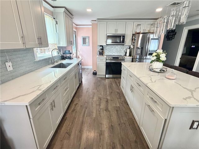 94 Gloucester Street, Providence, RI 02908