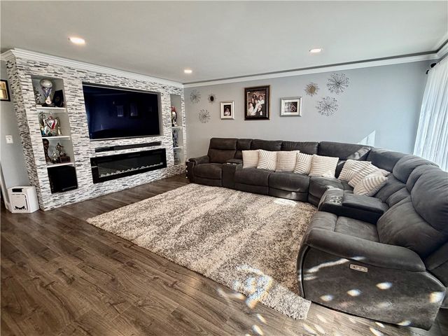 94 Gloucester Street, Providence, RI 02908