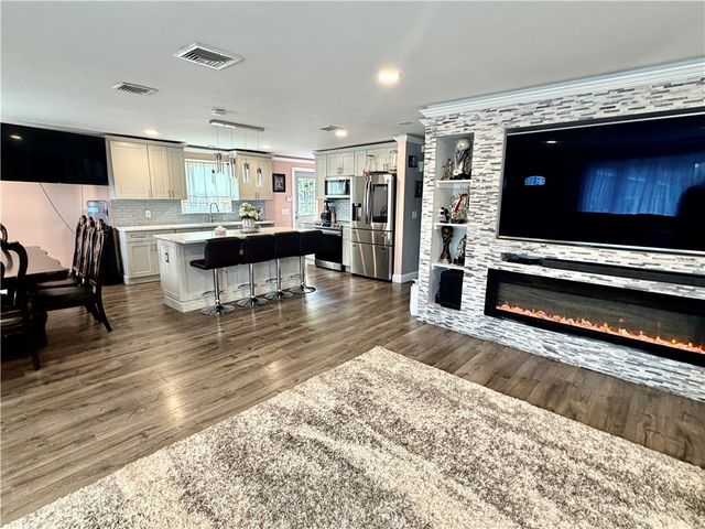 94 Gloucester Street, Providence, RI 02908