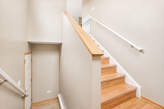 1623 Silverstone Drive 1623, Carpentersville, IL 60110