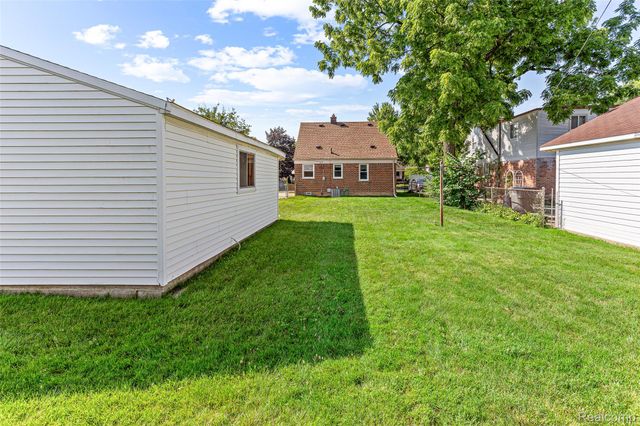 23254 Nona Street, Dearborn, MI 48124