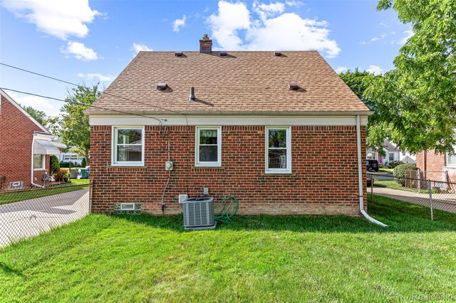 23254 Nona Street, Dearborn, MI 48124