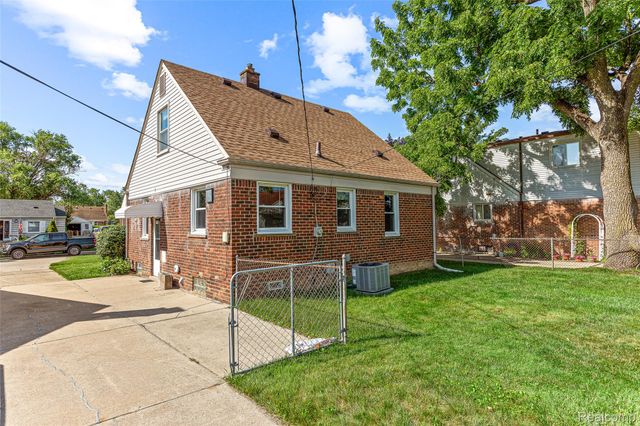 23254 Nona Street, Dearborn, MI 48124