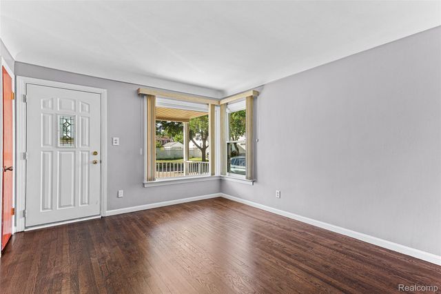 23254 Nona Street, Dearborn, MI 48124