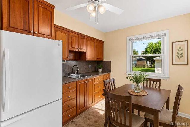 23254 Nona Street, Dearborn, MI 48124