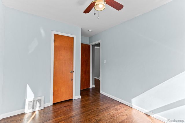 23254 Nona Street, Dearborn, MI 48124
