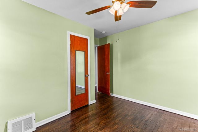 23254 Nona Street, Dearborn, MI 48124