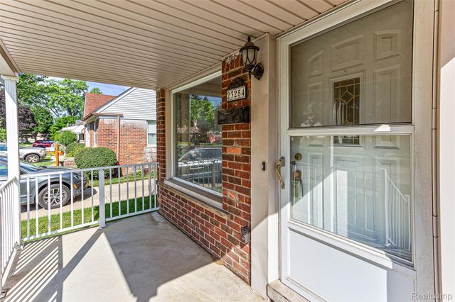23254 Nona Street, Dearborn, MI 48124