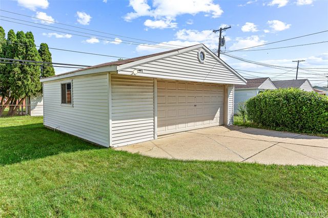 23254 Nona Street, Dearborn, MI 48124