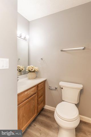 98 REX DR, Ranson, WV 25438