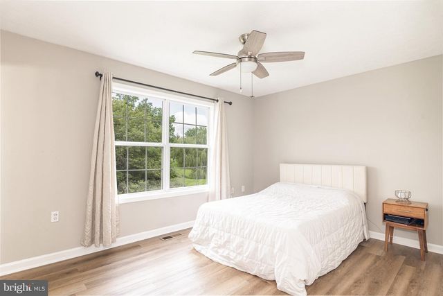 98 REX DR, Ranson, WV 25438