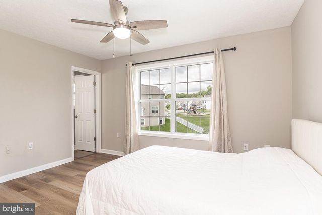 98 REX DR, Ranson, WV 25438
