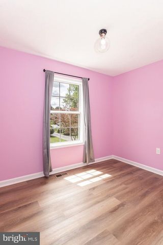 98 REX DR, Ranson, WV 25438