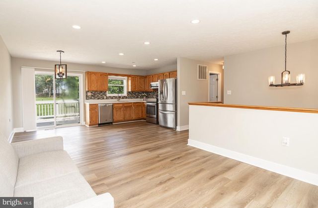 98 REX DR, Ranson, WV 25438