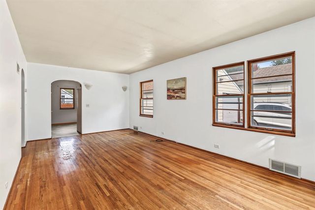 1510 Woodland Avenue, Eau Claire, WI 54701