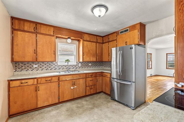 1510 Woodland Avenue, Eau Claire, WI 54701
