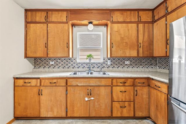 1510 Woodland Avenue, Eau Claire, WI 54701