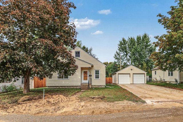 1510 Woodland Avenue, Eau Claire, WI 54701