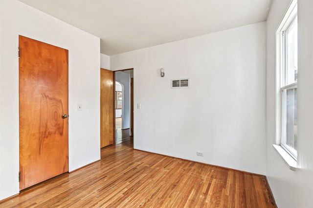 1510 Woodland Avenue, Eau Claire, WI 54701