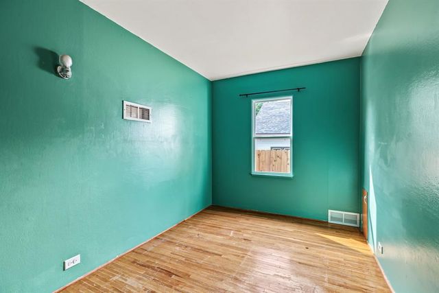1510 Woodland Avenue, Eau Claire, WI 54701