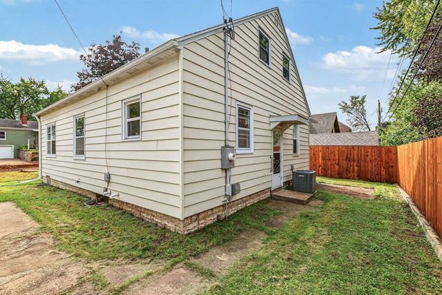 1510 Woodland Avenue, Eau Claire, WI 54701