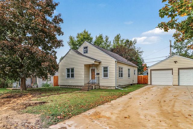 1510 Woodland Avenue, Eau Claire, WI 54701