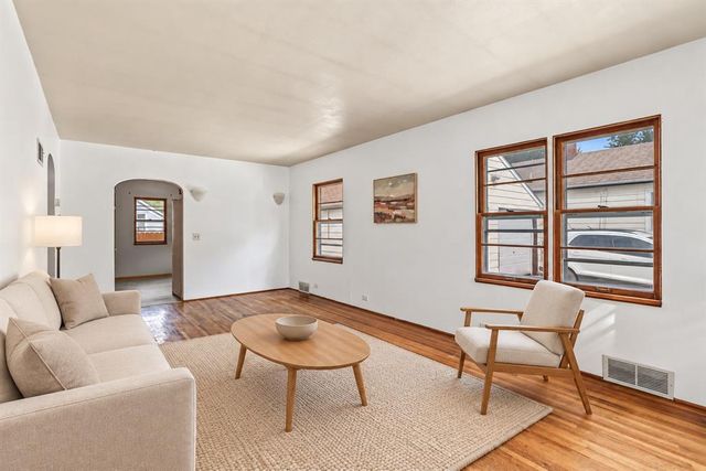 1510 Woodland Avenue, Eau Claire, WI 54701