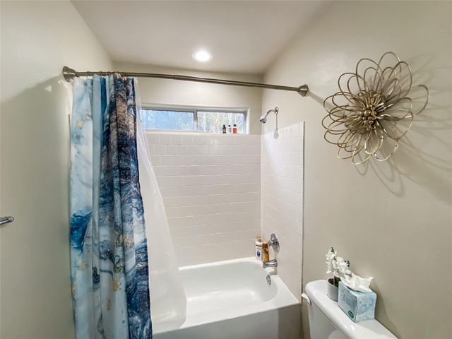 254 E Sunset Drive, Onalaska, TX 77360