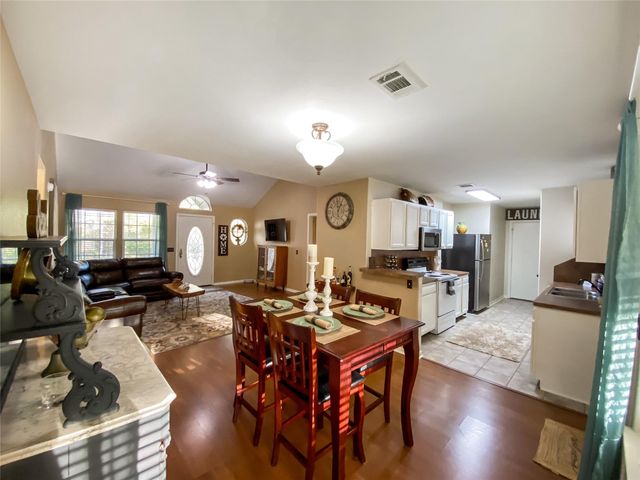 254 E Sunset Drive, Onalaska, TX 77360