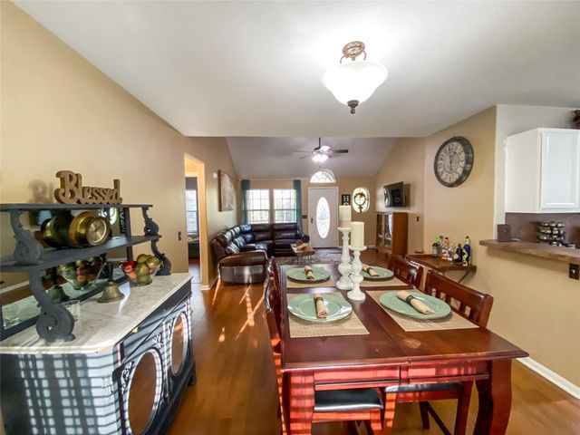 254 E Sunset Drive, Onalaska, TX 77360