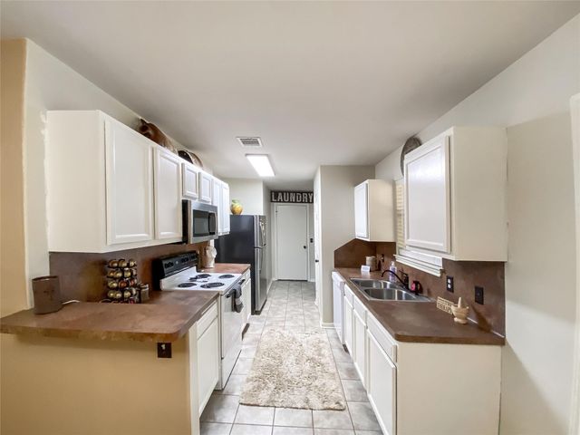 254 E Sunset Drive, Onalaska, TX 77360