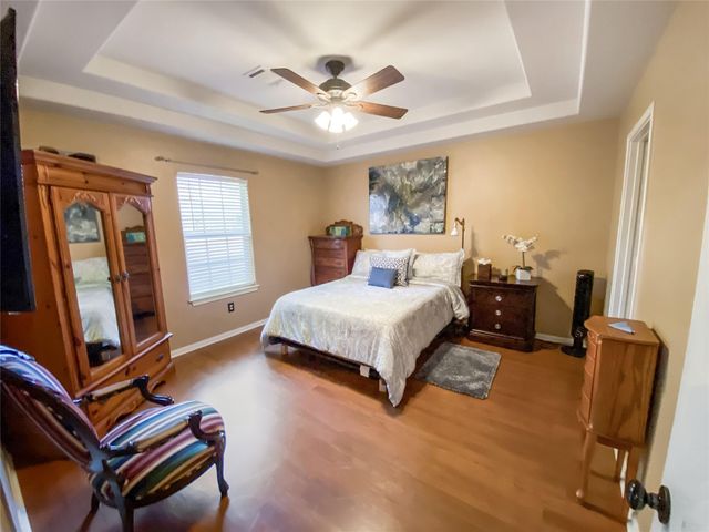 254 E Sunset Drive, Onalaska, TX 77360