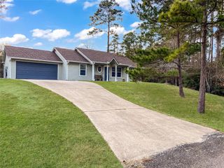 254 E Sunset Drive, Onalaska, TX 77360