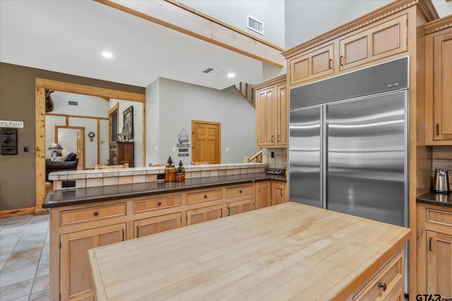 242 Lakewood Circle, Holly Lake Ranch, TX 75765