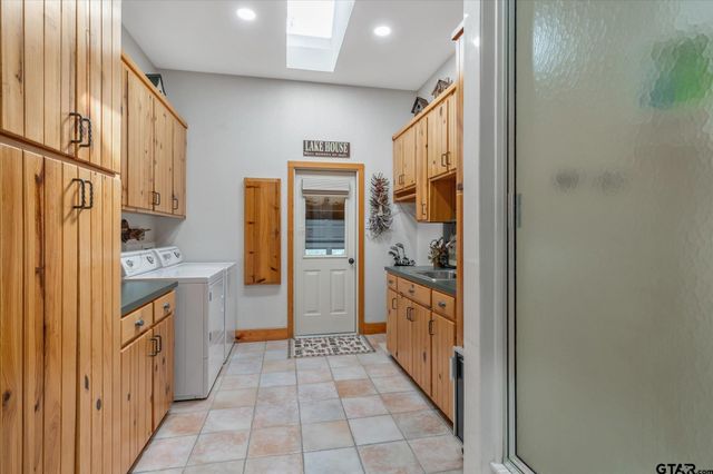 242 Lakewood Circle, Holly Lake Ranch, TX 75765