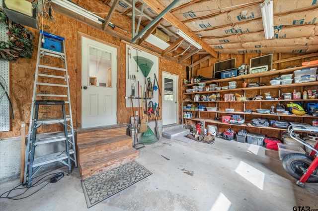 242 Lakewood Circle, Holly Lake Ranch, TX 75765