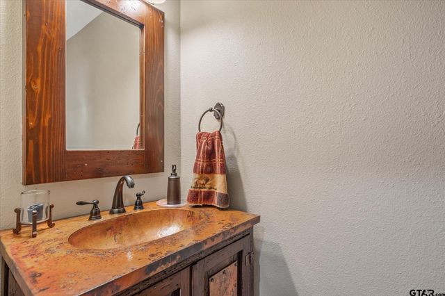 242 Lakewood Circle, Holly Lake Ranch, TX 75765