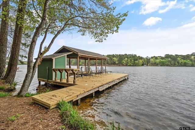 242 Lakewood Circle, Holly Lake Ranch, TX 75765