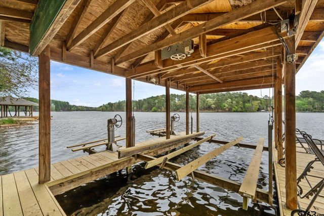 242 Lakewood Circle, Holly Lake Ranch, TX 75765