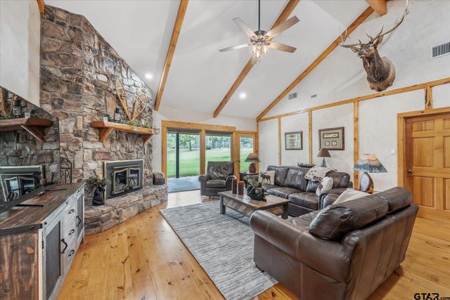 242 Lakewood Circle, Holly Lake Ranch, TX 75765