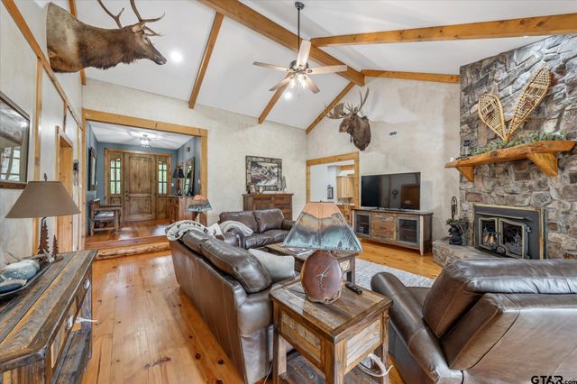 242 Lakewood Circle, Holly Lake Ranch, TX 75765