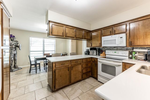 3028 Winding Way, Huntsville, TX 77340