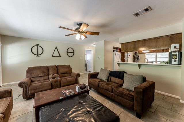 3028 Winding Way, Huntsville, TX 77340