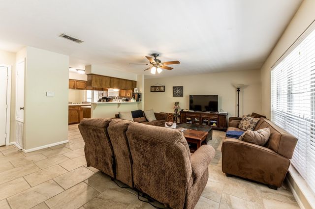 3028 Winding Way, Huntsville, TX 77340