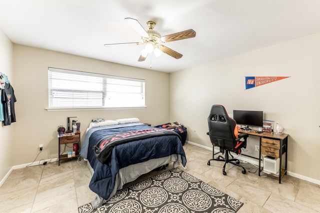 3028 Winding Way, Huntsville, TX 77340