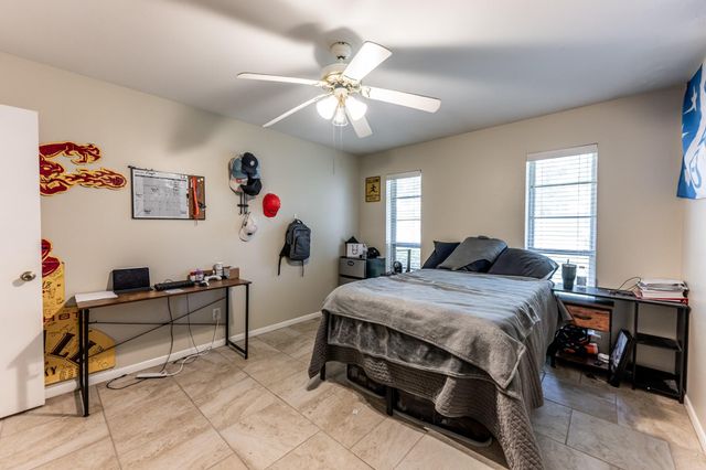 3028 Winding Way, Huntsville, TX 77340