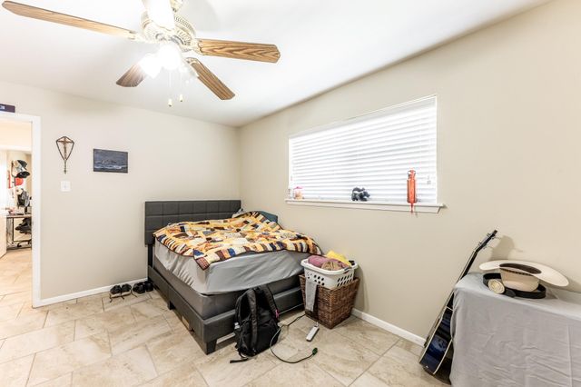 3028 Winding Way, Huntsville, TX 77340